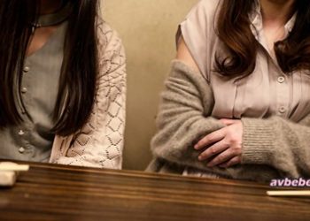 【高清素人】[3288131] 【お○娘丼・ハーレム3P】生活難で自分の身だけでは賄えず、ついに苦肉の策で決断して実現したお○丼!〜前編〜