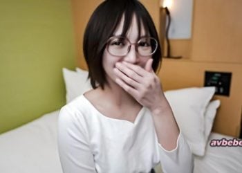 【高清素人】[3305003] 【教師・メガネ女子】勤勉感丸出し眼鏡かけたリケジョ、**⚫️数学教師との生々しい性行為動画