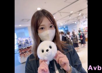 【高清素人】[3650993] 初撮影！！引っ込み思案で恥ずがしがりやな現◯保育士だから・・・と思いきや車中で男根にしゃぶりつき僕の精子を飲み干しゴックン！！その後2回生中出し！！