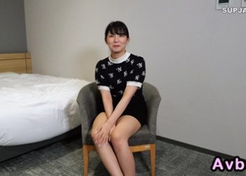 【高清素人】[4080017] 初次體驗電動按摩棒顫抖的濃毛小穴。火車便當高速抽插高速到子宮痙攣大量中出！