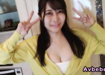 【高清素人】【大量顏射】乾淨清純OL 露出性感乳溝 一邊口交一邊比出雙重和平手勢♥中出性愛上升到極致 ♪ 大量顏射讓乾淨臉蛋變成了精液肉便器♥