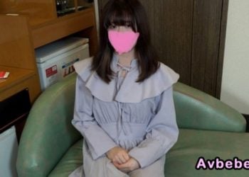 【高清素人】安靜的女孩 她緊張得喉嚨有點沙啞 但無套的性愛喚醒了她內心深處隱藏的性慾。性覺醒