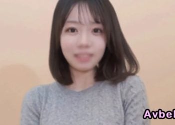 【高清素人】皮膚白皙、身材火辣的牙科助理。「什麼都喜歡……」美麗光滑的小穴被巨大的肉棒徹底征服 粉嫩的乳頭挺立著。被從後面狠狠地撞擊 顫抖不已 滾燙的精液灌入她體內深處。