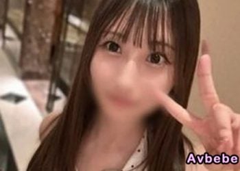 【高清素人】【二次大量內射】和嬌小美人享受了一番親密性愛。喜歡她的微乳豐臀 把濃稠精液射進了她緊緻的小穴裡。