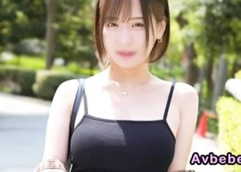 【高清素人】身材苗條、擁有美腿的29歲人妻 進行了一場激烈的中出性愛