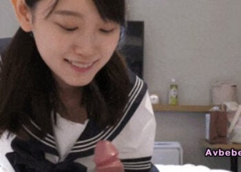 【高清素人】(字幕版)長相酷似乃木阪46成員堀未央奈的美少女意外懷孕