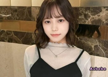 【高清素人】失去了理性，在搖晃著 F 罩杯美乳的同時陷入瘋狂高潮，將大量的精液送入這位極品女大學生的陰道內。