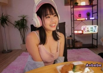 【高清素人】【H罩杯・生肉流出】肉感全開！直擊「H乳魔性實況主」的極致私生活。平日螢幕前清純可人的正妹，私底下竟與男友拍下這段震撼「內射自拍」！那對溢出掌心的豐滿H乳隨著抽插瘋狂震動，在淫聲浪語中迎接體內的灼熱灌注——這就是最真實、最色氣的禁斷「直播外流」！