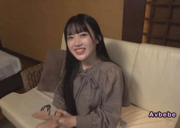 【高清素人】完美保育士美久初登場！聖職面具下的巨乳誘惑。直擊天使臉龐與巨型乳暈的絕美反差，在充滿母性的溫柔中迎接無套內射的肉體狂歡。沈溺於身心合一的濕熱交纏，純真少女淪為慾望俘虜的受孕實錄！