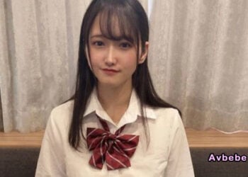 【高清素人】18歲爆乳美女芽衣終極淪陷！動漫系甜美聲線下的肉體祭典。直擊稚嫩胴體在巨物深喉強插中理智斷線，從含淚抗拒到無力承受的溫熱內射。沈溺於玩具開發與禁斷調教的崩壞絕頂，將神聖原石徹底洗腦為發情容器的終章實錄！