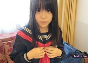 【高清素人】清純Z世代首度淪陷！怪獸級性癖的禁斷肉慾開發。直擊無垢胴體在大叔粗暴抽插與精華洗禮下理智斷線，用名器深處迎接尊嚴粉碎的黏稠灌注。沈溺於白濁染白的視覺衝擊與本能覺醒，將隱藏女神徹底開發為極度渴求汙染的發情容器！