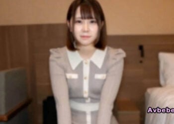 【高清素人】雪白上品妹首度淪陷！清楚系美女的禁斷反差開發。直擊聖潔胴體在淫靡私處曝光與強勢抽插下理智斷線，用神級名器迎接尊嚴粉碎的連環絕頂。沈溺於高分貝嬌喘的官能地獄與本能覺醒，將美肌女神徹底開發為承載精華灌注的發情容器！