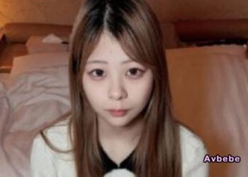 【高清素人】甜美彈力美乳：為了男友肉欲全裸，濕熱名器生插蹂躙，子宮生孕濃厚中出！