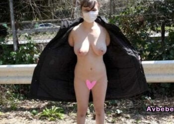 【高清素人】與 I 罩杯美巨乳醬的還款談判破裂！首次讓她全裸在大街上曝露行走，並公開內射 2 連發的實錄影像。