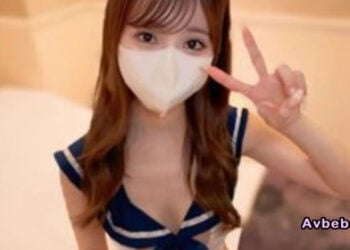 【高清素人】清純巨乳 × 突破極限的超緊身迷你水手服！！完成度簡直犯規，擁有頂級神級身材的 F 罩杯美女被大量內射。