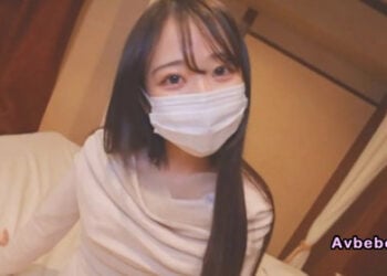 【高清素人】與 SSS 偶像級可愛美女的甜甜蜜蜜性愛直播