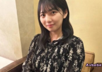 【高清素人】無法對男友說的秘密。如果不被不認識男人的陰莖插入就無法滿足的超級變態女。將長滿雜毛的陰部粗暴對待並多次內射，讓腦袋變得一片空白。