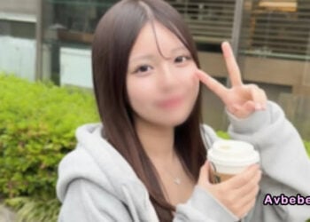 【高清素人】152公分，小麥色肌膚、擁有美乳的星巴克店員。被外國人尺寸的巨根深深地激烈頂撞，並用喉嚨深處口交緊緊含住。以比例完美的美麗胴體，將精液榨乾。