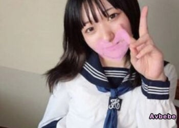 【高清素人】18 歲，琉璃葉（Ruriha）的陰道味道讓人受不了～對她那還很稚嫩的身體瘋狂抽插，隨心所欲地大玩特玩。