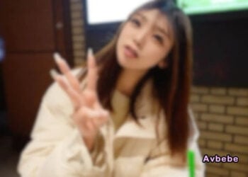 【高清素人】關西腔美人真的很色。睽違兩年進行性愛，因為震顫而不斷高潮的纖細美人。看著她沉浸在快感中的模樣，讓人無法忍受而大量中出。
