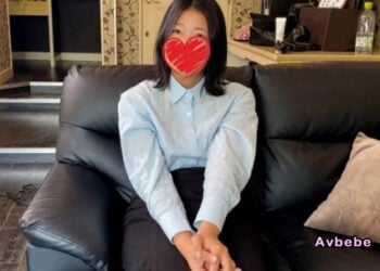 【高清素人】今年剛畢業的 18 歲♡樸素認真的公務員偷拍！抱著被發現就辭職的覺悟進行大膽的甜心爸爸（P活）約會♡
