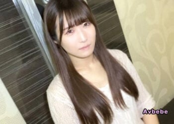 【高清素人】膚白纖細美女 × 女大生 子宮頸深處射精。騎乘位扭腰狂抽猛送嬌喘連連♥️