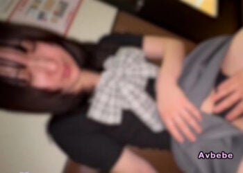 【高清素人】【極品美乳】與發育至E罩杯、對我暈船的真愛系女大生在KTV裡…。伴隨著濁音喘息與不斷潮吹，用獎勵式的內射（種付）讓她徹底安靜下來！