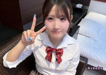 【高清素人】※19歲，個性開朗且身材火辣的G罩杯美乳女孩。高潮大量潮吹！隨後將滾燙的濃精，徹底灌注進她的陰道深處。
