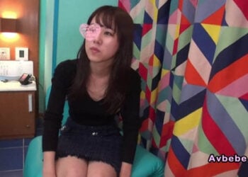【高清素人】身為大型銀行櫃檯職員、出社會滿兩年的苗條氣質美人——這位從小受良好栽培、才貌雙全的完美千金，慘遭大量濃稠精液狠狠中出的那一瞬間！