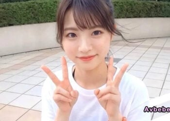 【高清素人】可愛到不在同一個次元、簡直犯規的美少女，直接狠狠無套內射下去