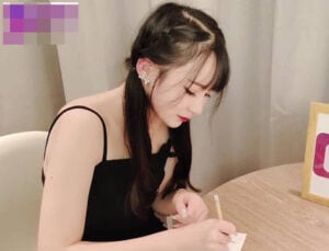 【華語AV-片商】畢業生為了滿分論文黑絲勾引教授做愛內射 糖糖