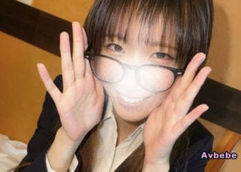 【高清素人】高挑模特兒身材的小惡魔系教育實習生的秘密打工，在敏感的身體裡大量內射