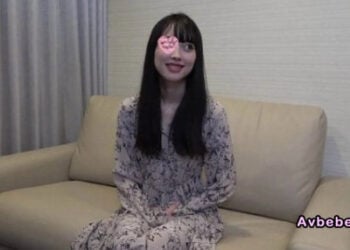 【高清素人】模特兒級的 SS 級美女降臨。在 3P 中被大肆地、激烈且亂七八糟地凌虐